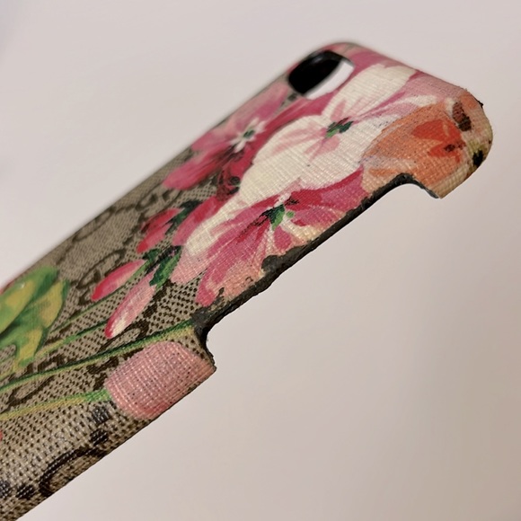Authentic Gucci Bloom iPhone6 phone case. - Picture 5 of 8